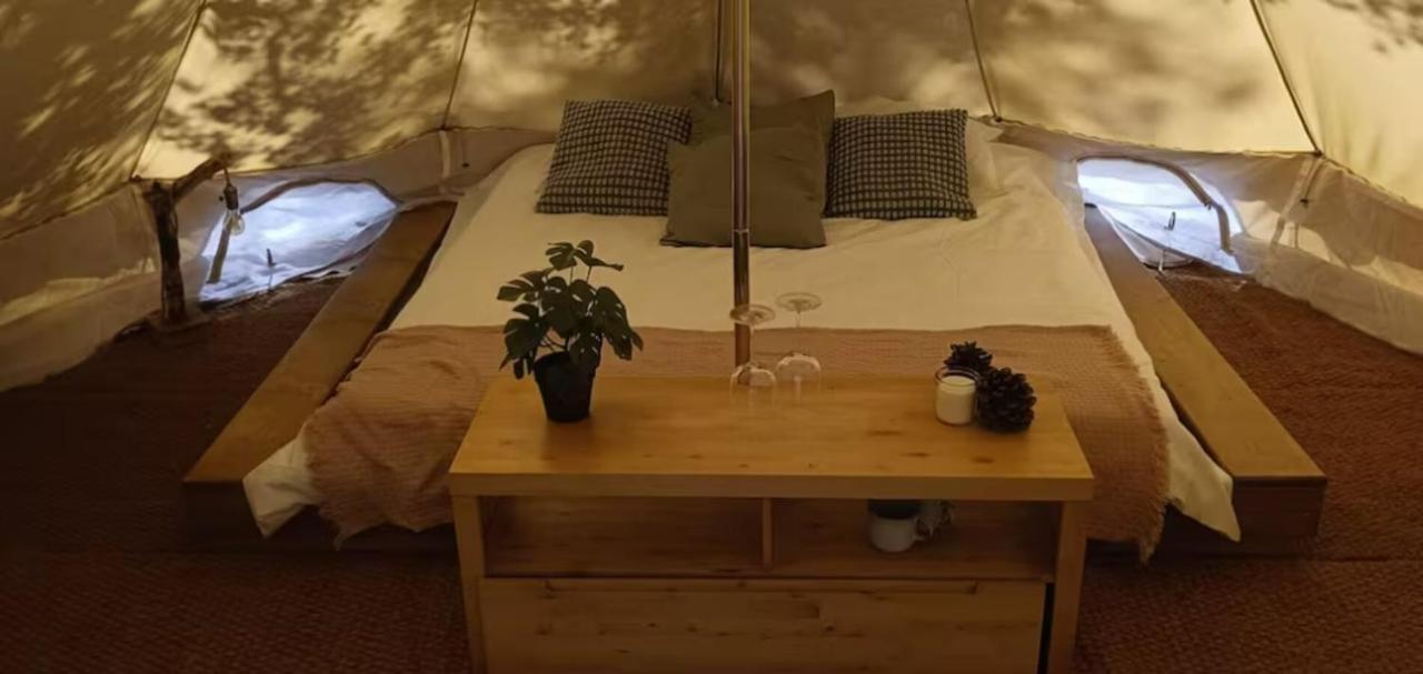 Evasion En Pleine Nature, Tipi Insolite Et Jacuzzi Au Pont Du Gard ! Campismo de Luxo
