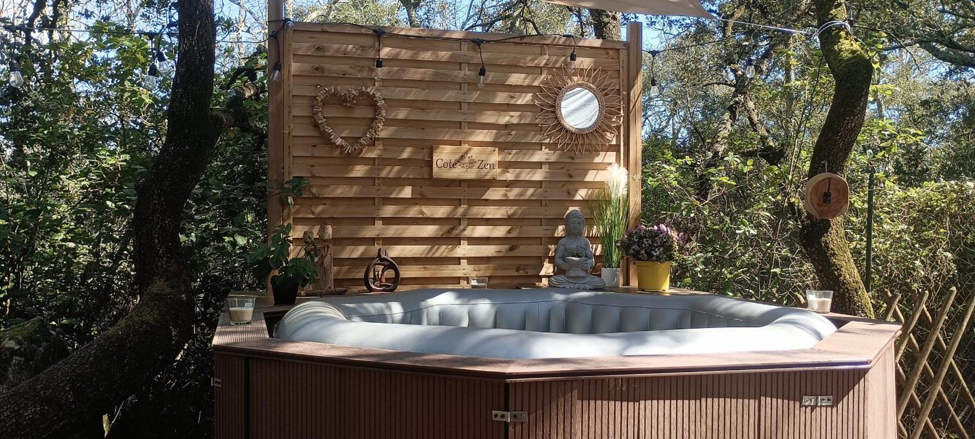 Tente de luxe Evasion En Pleine Nature, Tipi Insolite Et Jacuzzi Au Pont Du Gard ! Vers-Pont-du-Gard